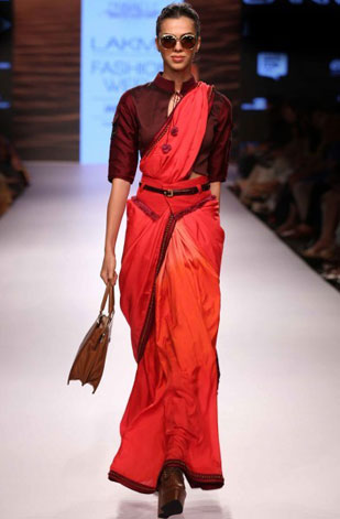 latest-saree-trends-2016-designs-designer-ombre-shruti-sancheti-red