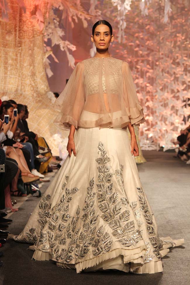 manish malhotra bridal lehenga 2018