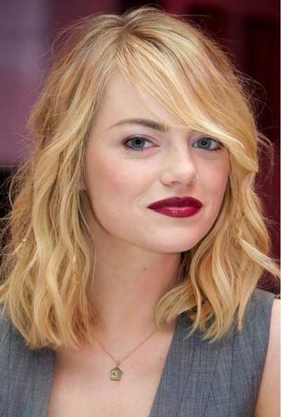 haircut_hairstyle_spring_summer_latest2015_womens_celebrity_fashion_style_emma_stone_medium_wavy_short_bangs_bob_blonde