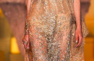 latest nail polish trends fall winter 2015 2016 elie saab nail color nude glossy gold silver