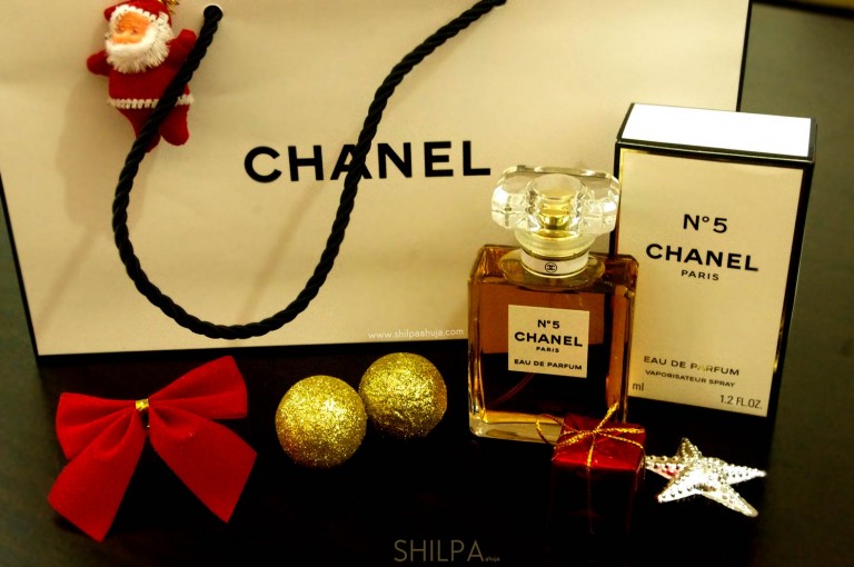 chanel-no-5-perfume-christmas-gift-festive-bottle-box-shopping