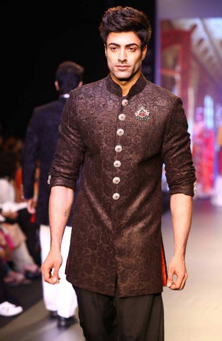 Indian Wedding Guest Outfits for Men | Kurtas