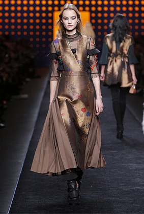 fendi-burnished-gold-dress-fashion-week-show-fw16-rtw-fall-winter-dress