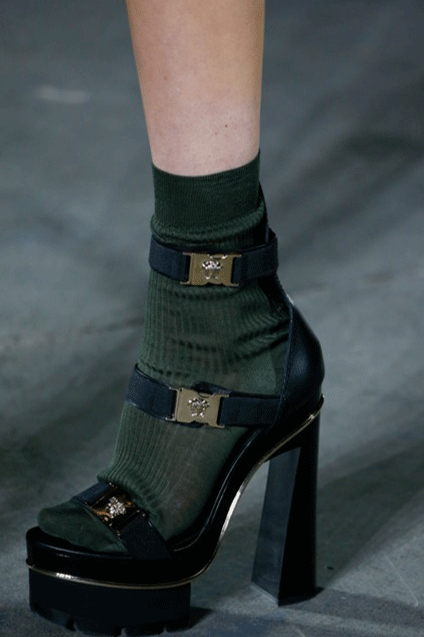 latest-womens-shoe-trends-spring-summer-2016-versace-multiple-buckle-n-strap