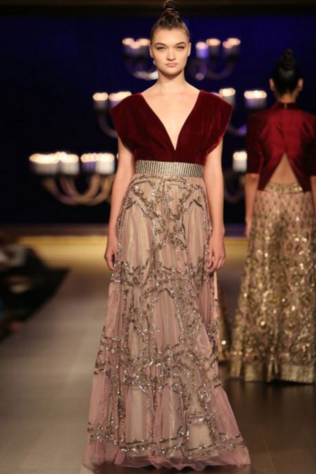 party wear gown design by manish malhotra