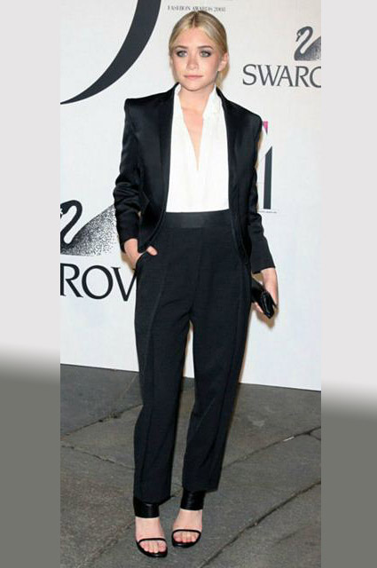 ashley-olsen-tux-formal-look-outfit-loose-pants-how-to-wear-tuxedo-ladies