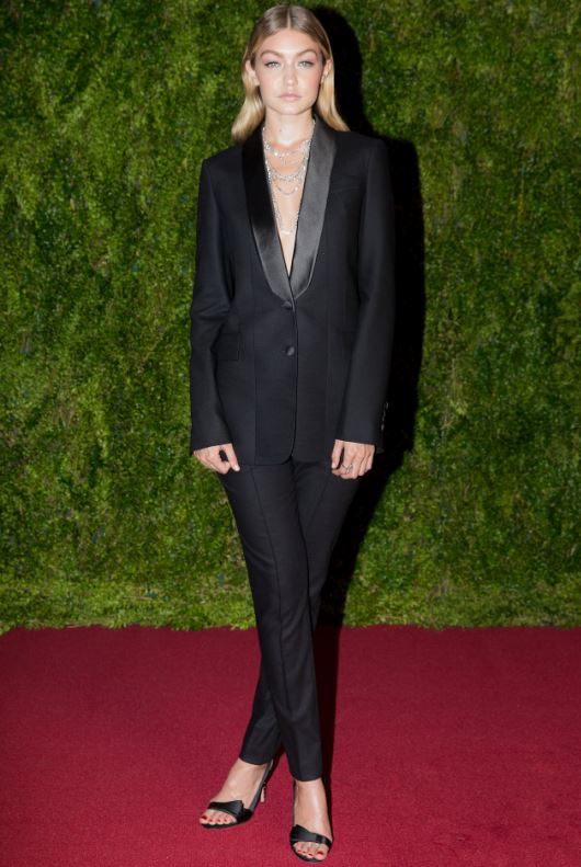 gigi-hadid-tuxedo-formal-look-outfit-party-look-classic