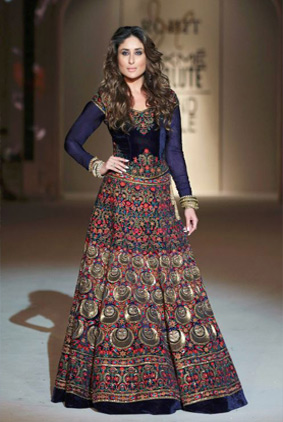 kareena-kapoor-show-stopper-rohit-bal-2016-lfw-lehenga-ethinic-designer-lakme-fashion-week