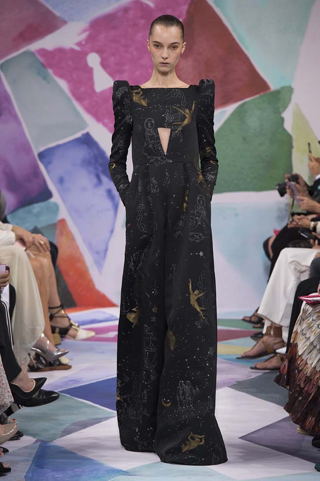 Schiaparelli_haute-couture-fashion-week-fw16-fall-winter-2016-17-collection (2)-black-starry-gown