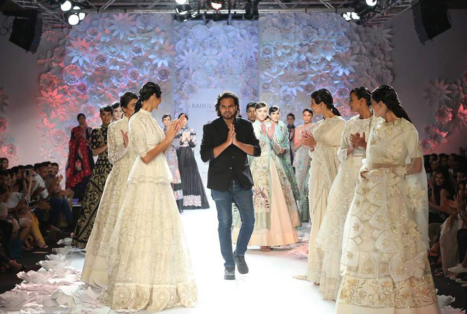 rahul-mishra-collection-2016-couture-dresses-icw16-models-finale-indian-designer(2)