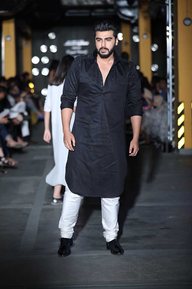 Indian Wear For Men Complete Guide To Types Of Men S Ethnic Wear   Kunal Rawal Menswear Collection Lakme Fashion Week Lfw Sr17 Summer Resort 2017 2 