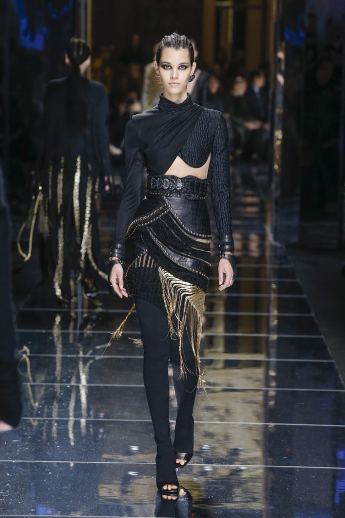 balmain-fw17-rtw-fall-winter-2017-18-collection (62)-black-outfit-golden-fringes