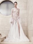 versace-haute-couture-fashion-show-fall-winter-2017-4-sheer-slit-white-dress