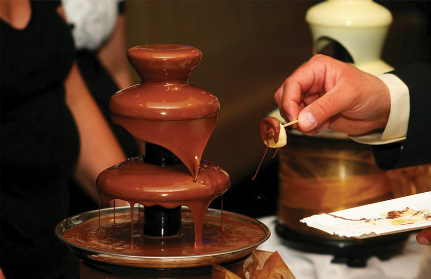 best-chocolate-festivals-us-uk-choco-fests-fair-exhibition-event