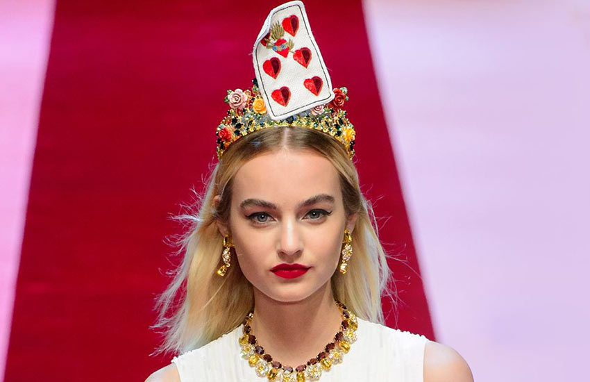 Trendy Hair Accessories-dolce-gabbana-trends-spring-summer-2018