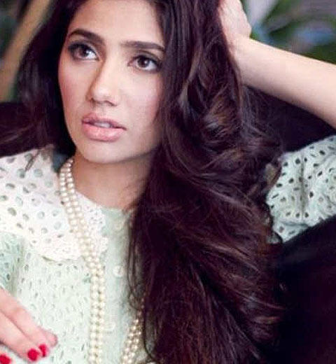 mahira-khan-latest-bollywood-movie-star-nest-hairstyles-haircuts-curls