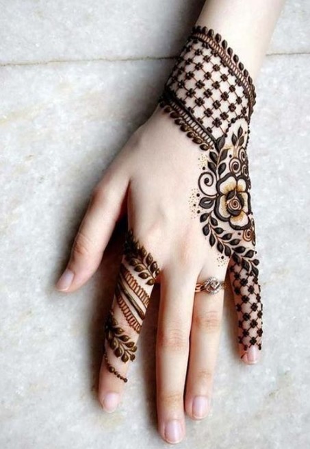 20 Outstanding Bridal Mehndi Designs For Your Wedding Day  K4 Craft