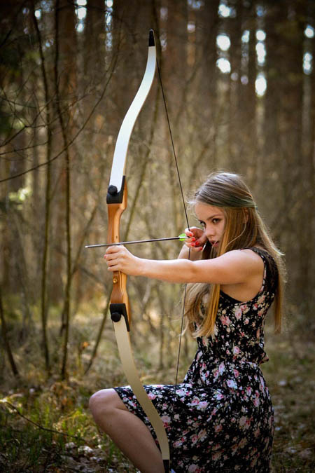 woman archery Men and Women Deal with Risk & Fear