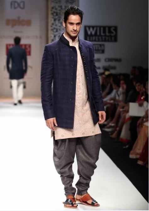 indo western dresses for mens by manish malhotra